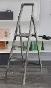 SCALA-HOME-in-legno-pieghevole-GRIGIA-NO-SACCA.webp
